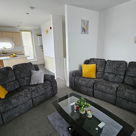 Deluxe Apartment Sleeps Up To 6 Leicester Exterior photo