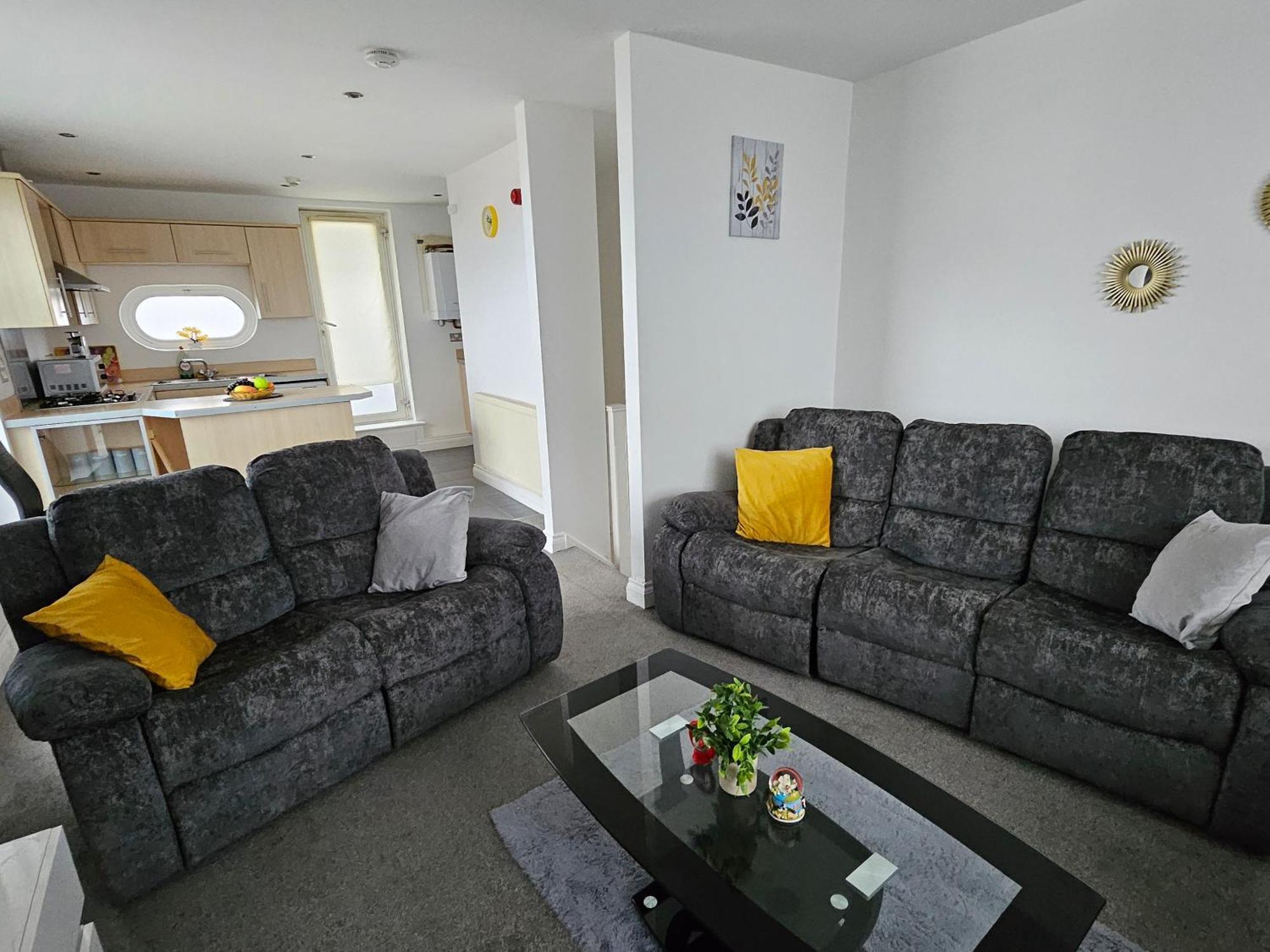 Deluxe Apartment Sleeps Up To 6 Leicester Exterior photo