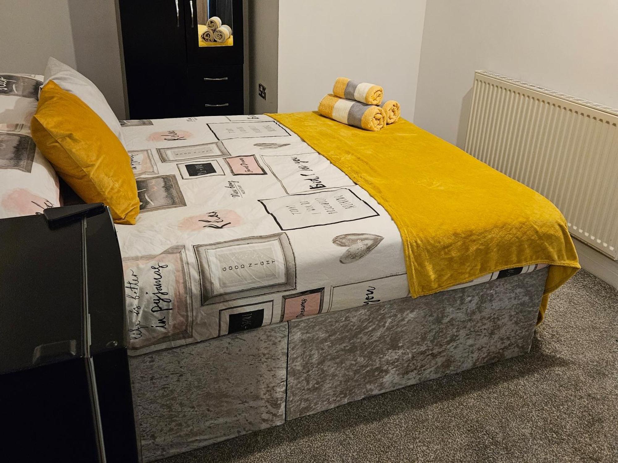 Deluxe Apartment Sleeps Up To 6 Leicester Exterior photo